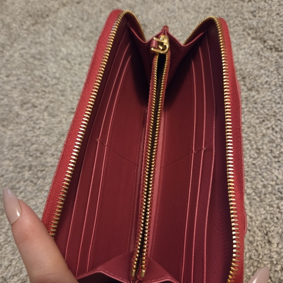 Prada Wallet - Picture 11 of 16